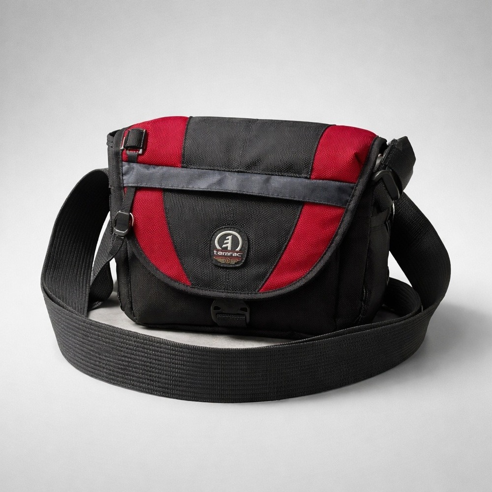 NWT Tamrac Camera Shoulder Bag Small Black Red Excellent Padded Gear Case